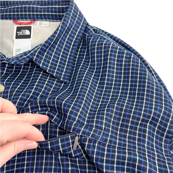 North Face Long Sleeve Button Down Shirt Roll Tab Sleeves Navy Blue Plaid - Picture 5 of 7